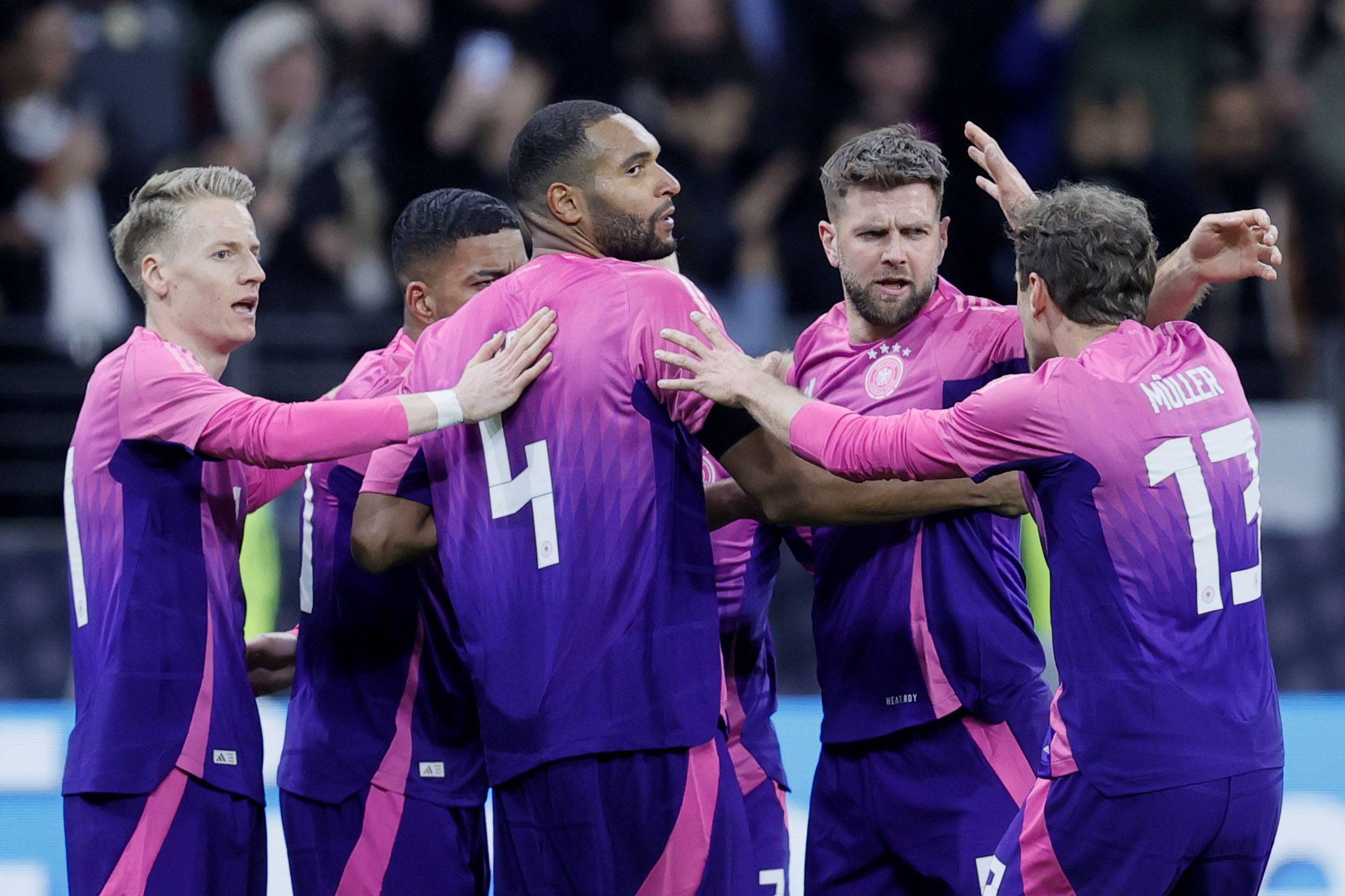 德国国家足球队在国际比赛中引领潮流